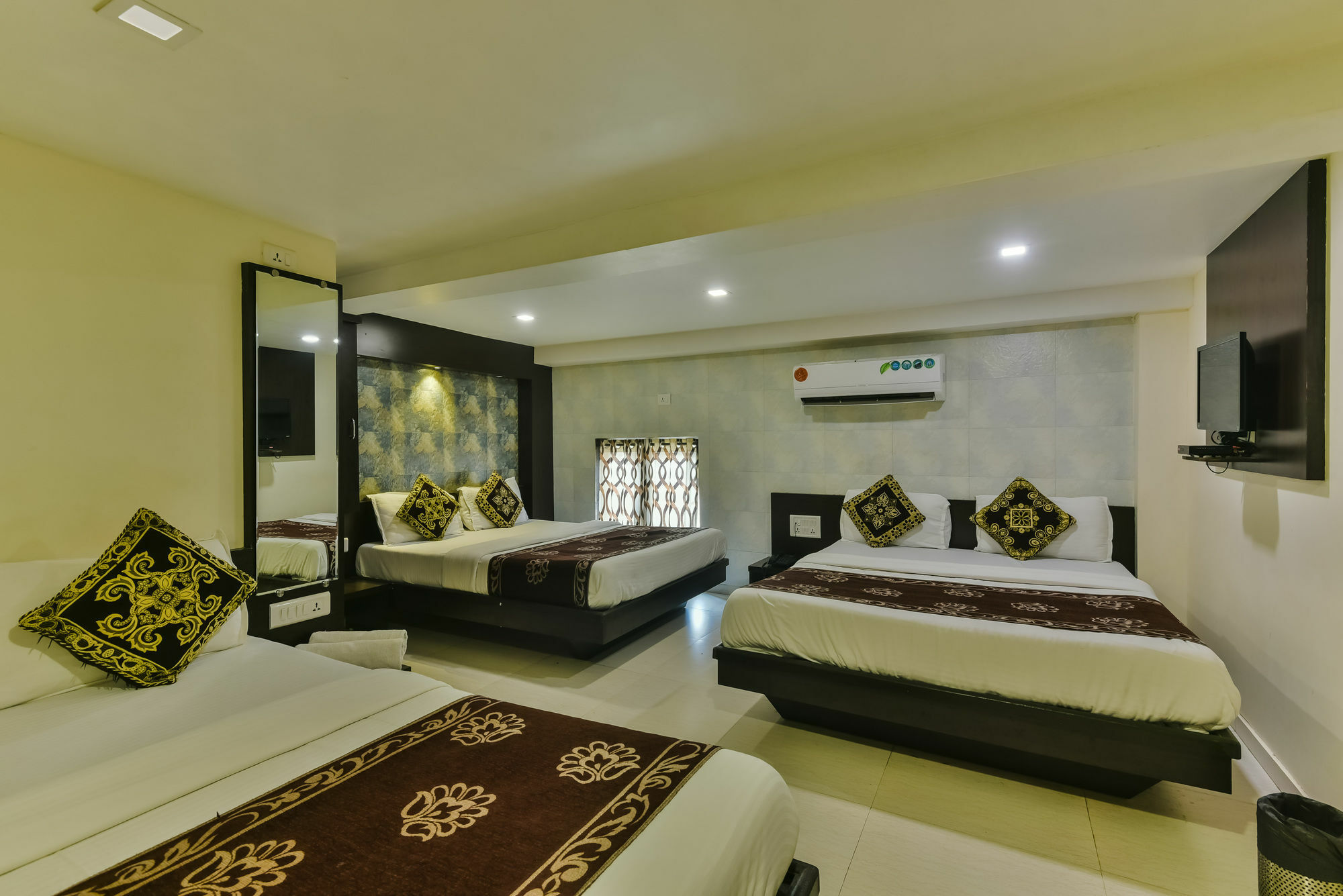 Hotel Guestinn Residency Mumbai Exterior photo