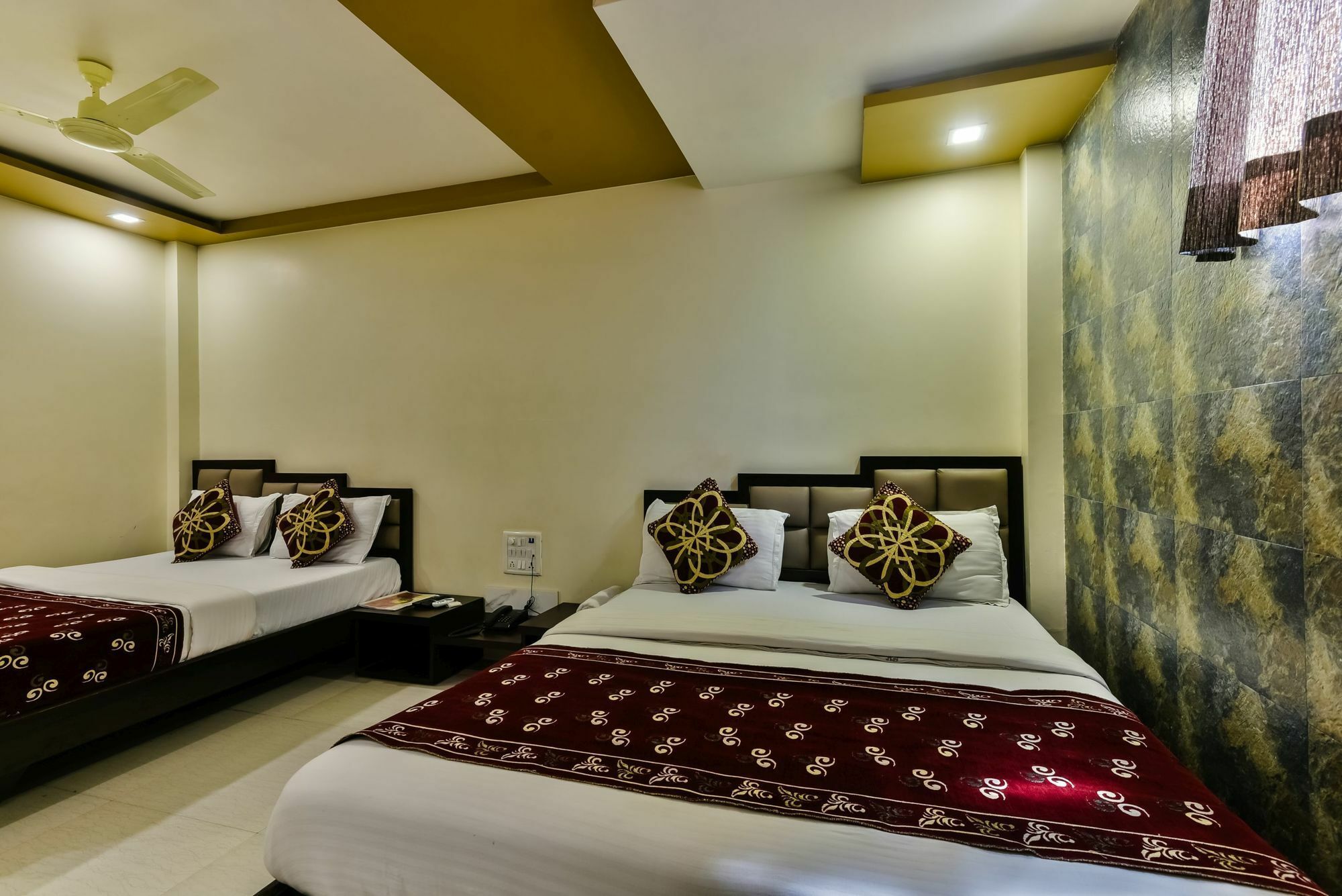 Hotel Guestinn Residency Mumbai Exterior photo