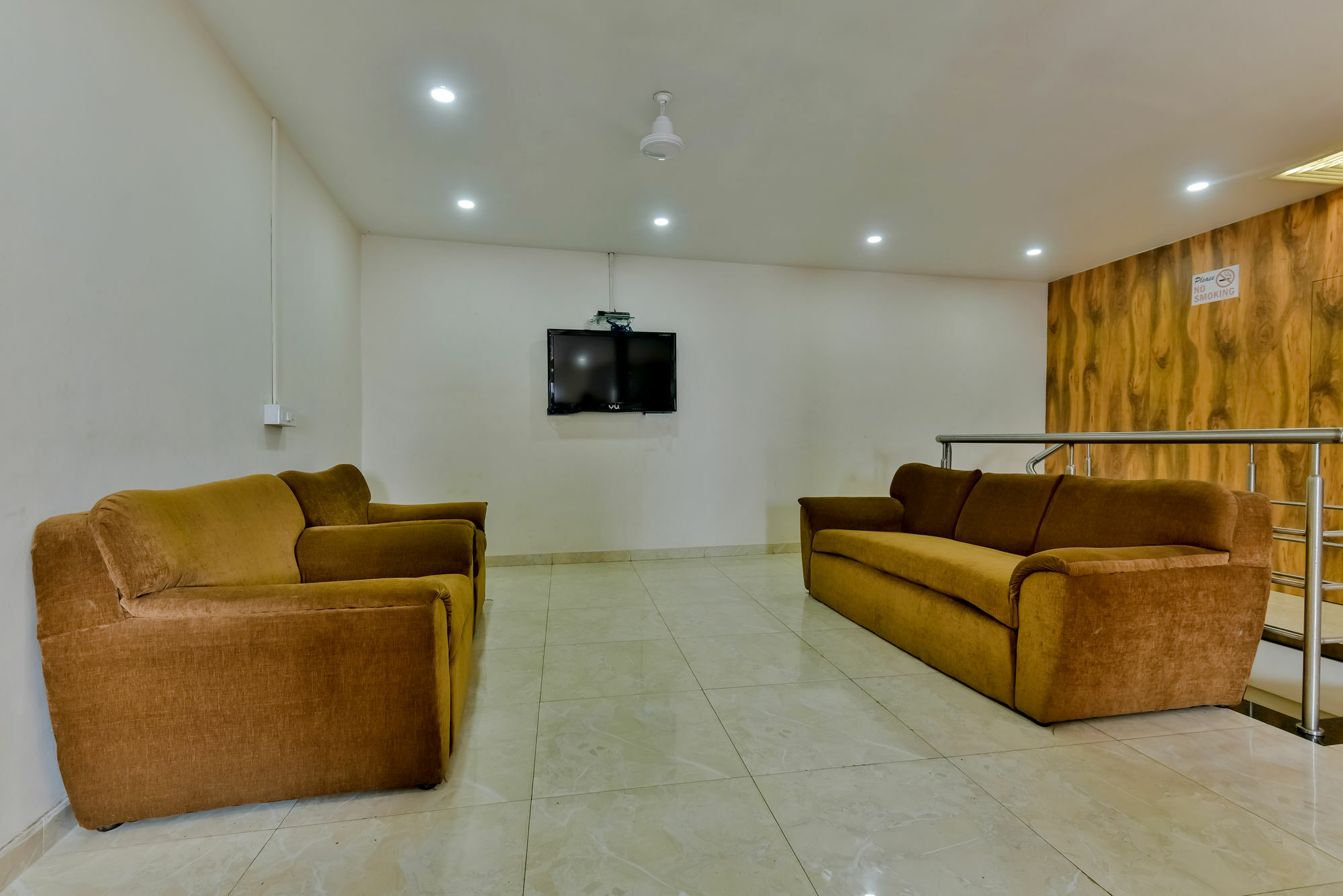 Hotel Guestinn Residency Mumbai Exterior photo