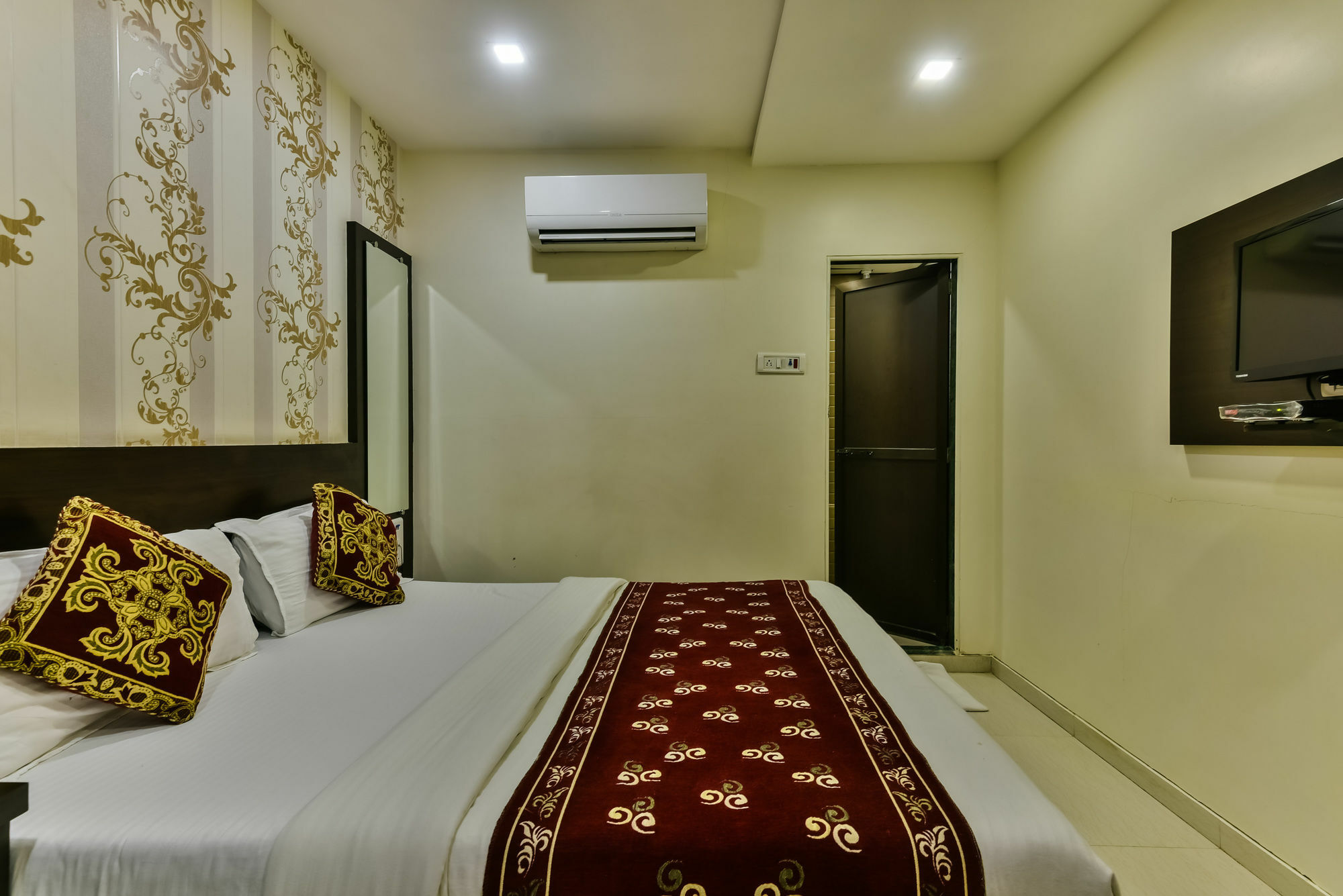 Hotel Guestinn Residency Mumbai Exterior photo